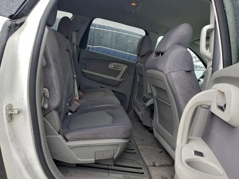 2012 CHEVROLET TRAVERSE LS  