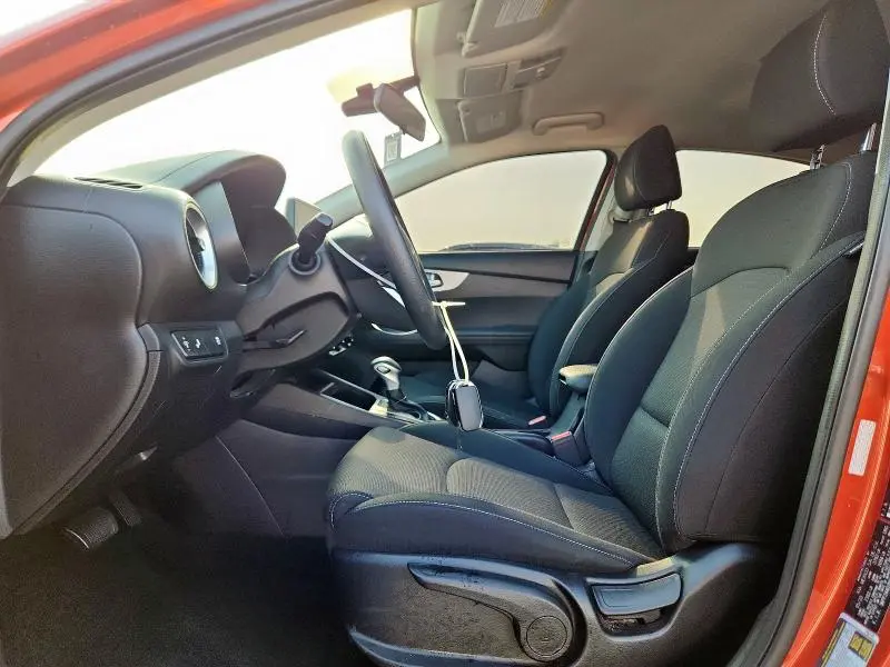 2023 KIA FORTE LX  