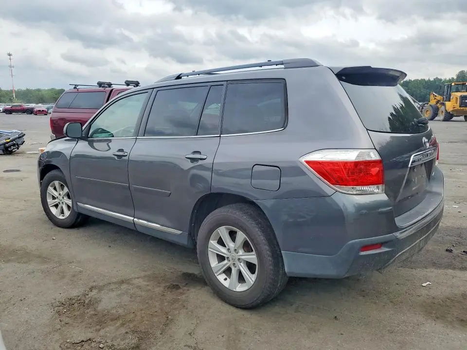 2013 TOYOTA HIGHLANDER PLUS  