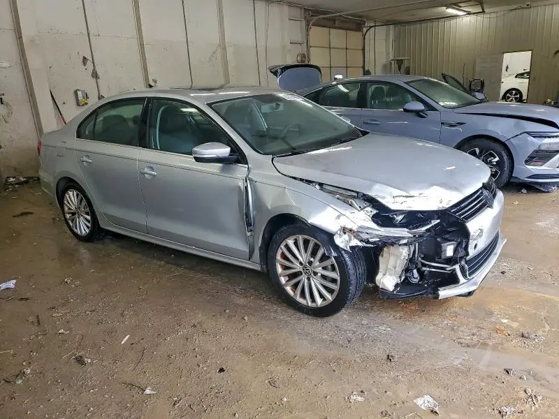 2011 VOLKSWAGEN JETTA SEL  