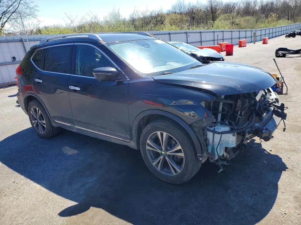 2017 NISSAN ROGUE SL  