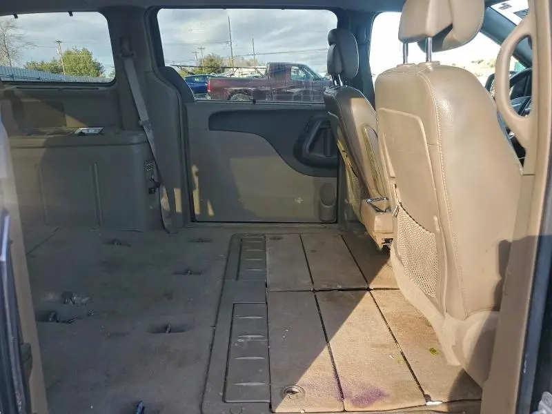 2011 CHRYSLER TOWN & COUNTRY TOURING L  