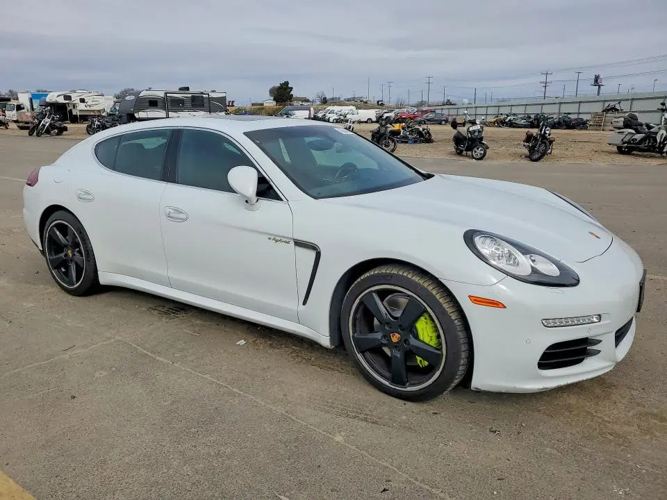2016 PORSCHE PANAMERA   
