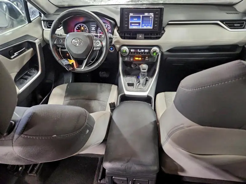 2019 TOYOTA RAV4 XLE  
