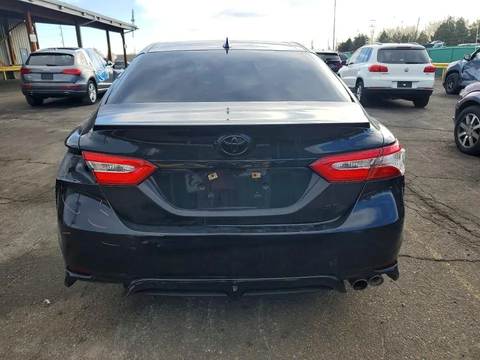 2020 TOYOTA CAMRY SE  