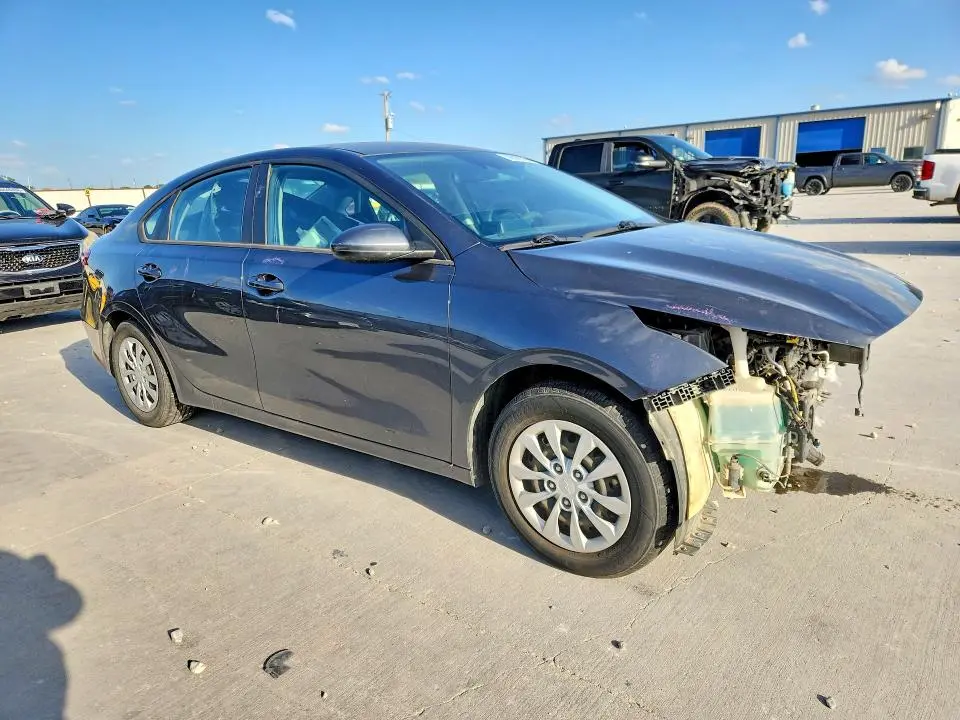2022 KIA FORTE FE  