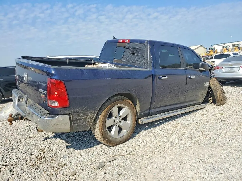 2016 RAM 1500 SLT  