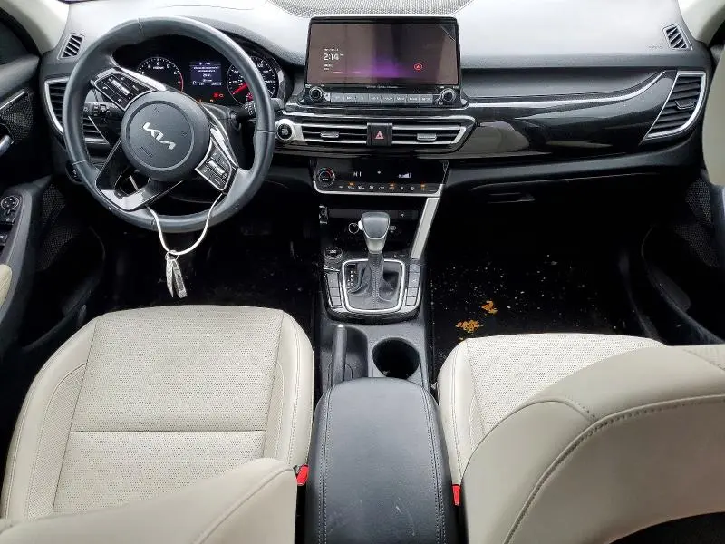 2023 KIA SELTOS EX  