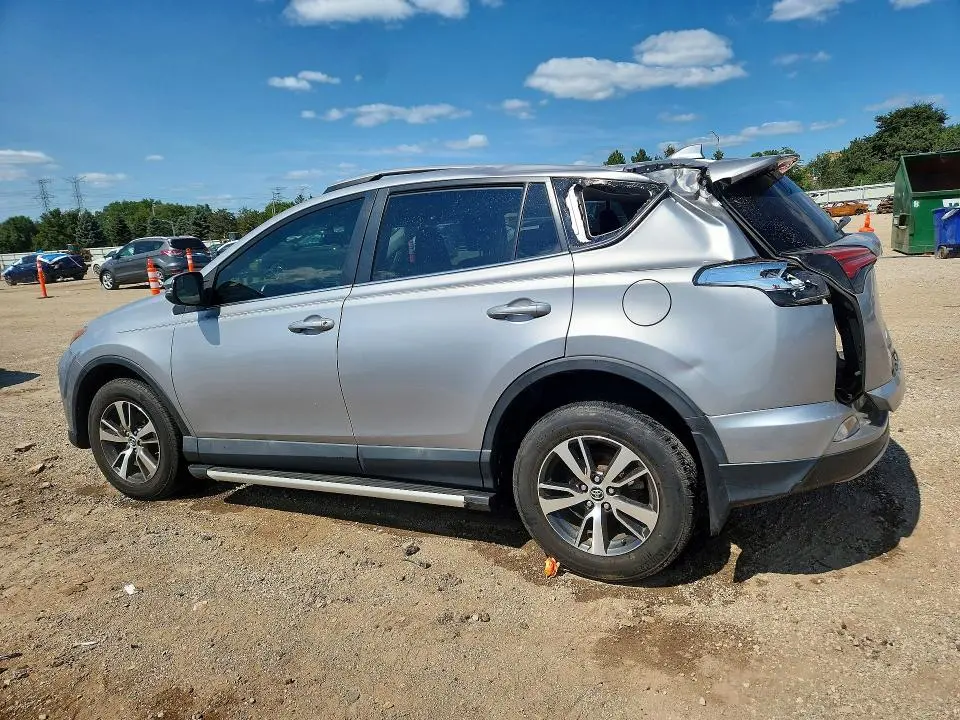 2016 TOYOTA RAV4 XLE  