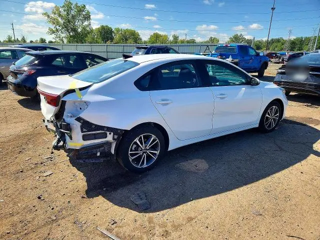 2023 KIA FORTE LXS  