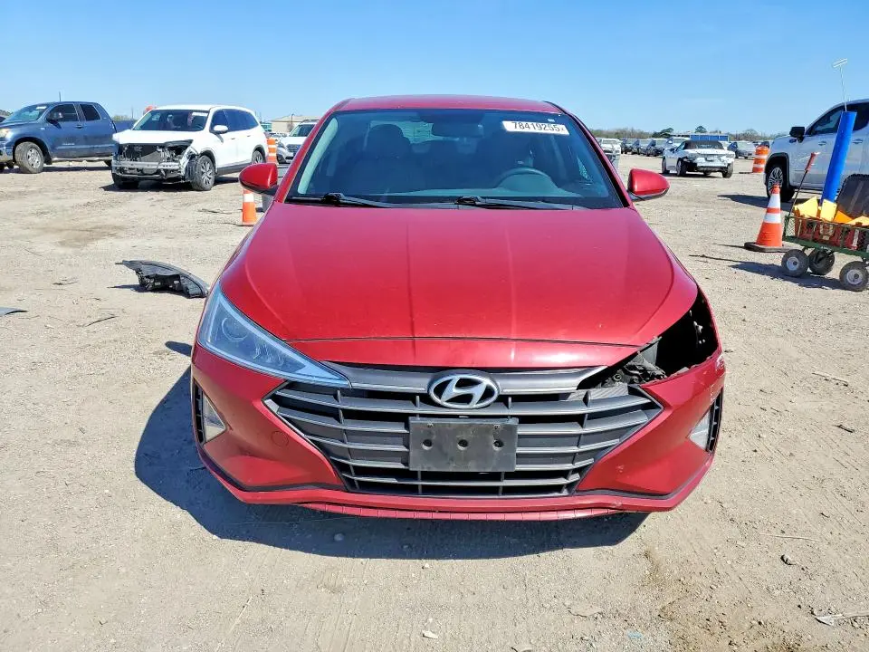 2019 HYUNDAI ELANTRA SE  