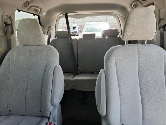 2013 TOYOTA SIENNA LE  