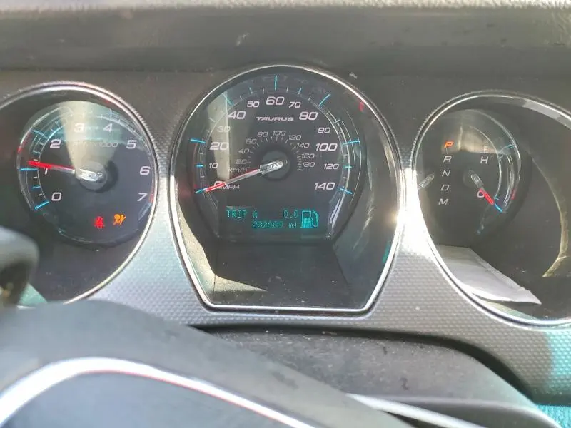 2011 FORD TAURUS SEL  