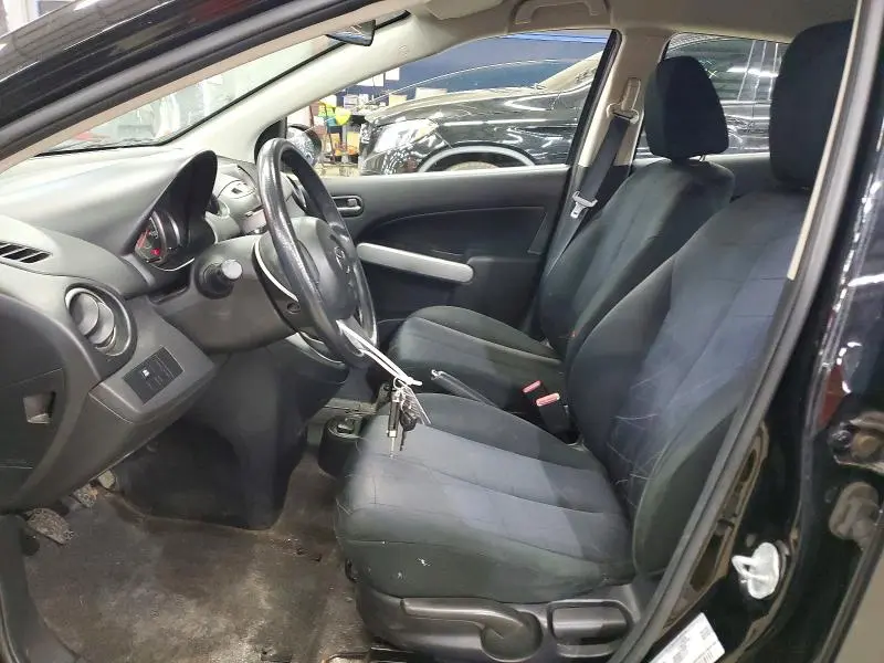 2013 MAZDA MAZDA2   