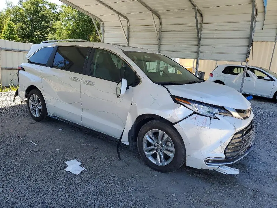 2024 TOYOTA SIENNA LIMITED 7-PASSENGER  