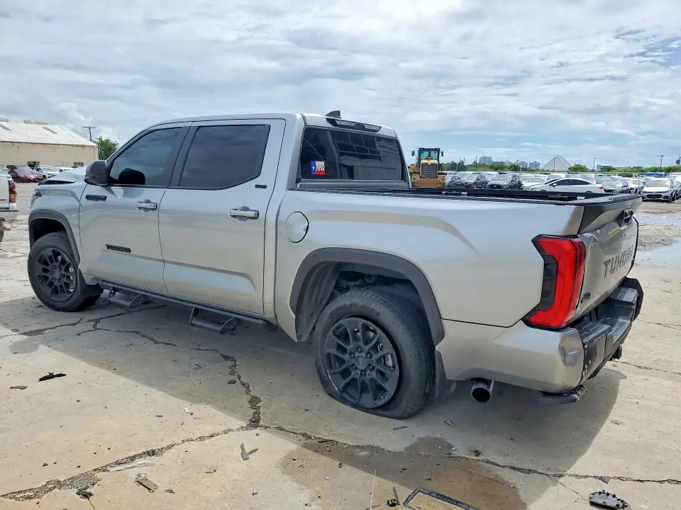 2024 TOYOTA TUNDRA SR5  