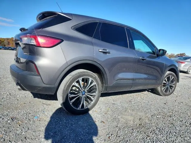 2021 FORD ESCAPE SE  