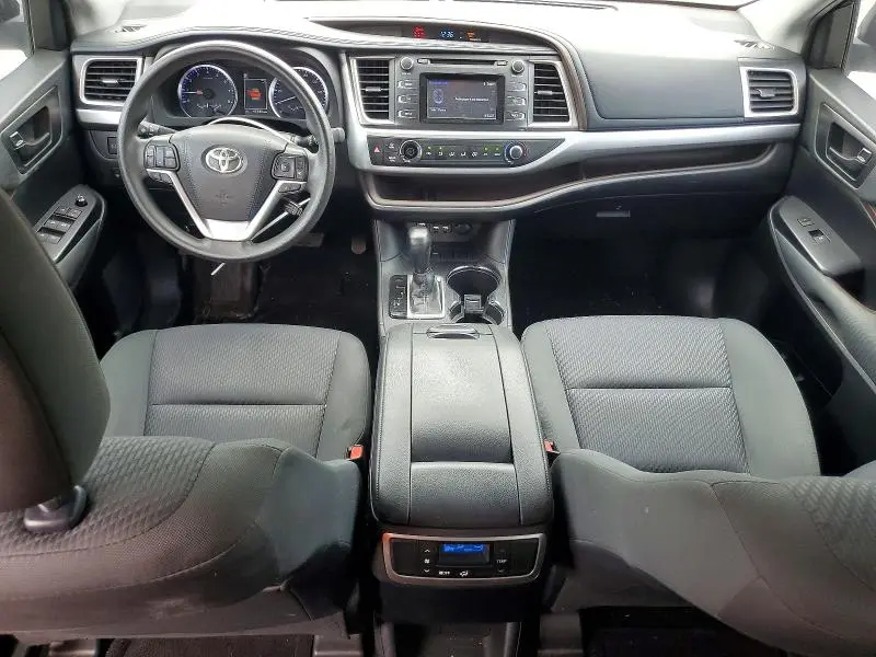 2019 TOYOTA HIGHLANDER LE  