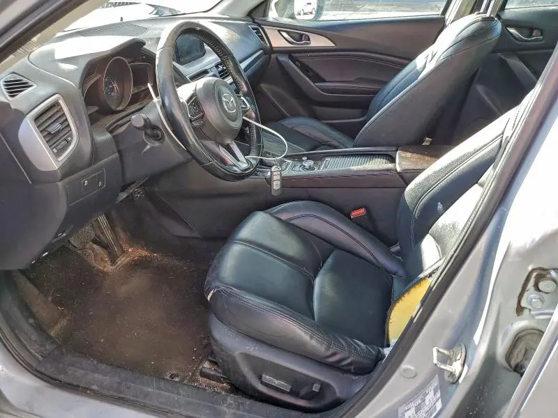 2018 MAZDA 3 TOURING  