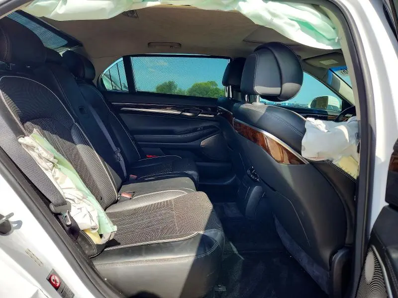 2018 GENESIS G90 PREMIUM  