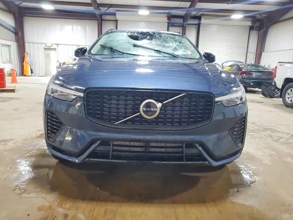 2025 VOLVO XC60 PLUS  