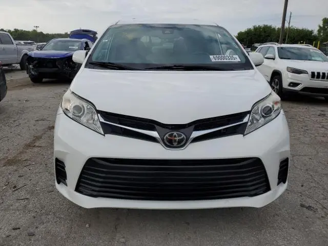 2019 TOYOTA SIENNA LE  