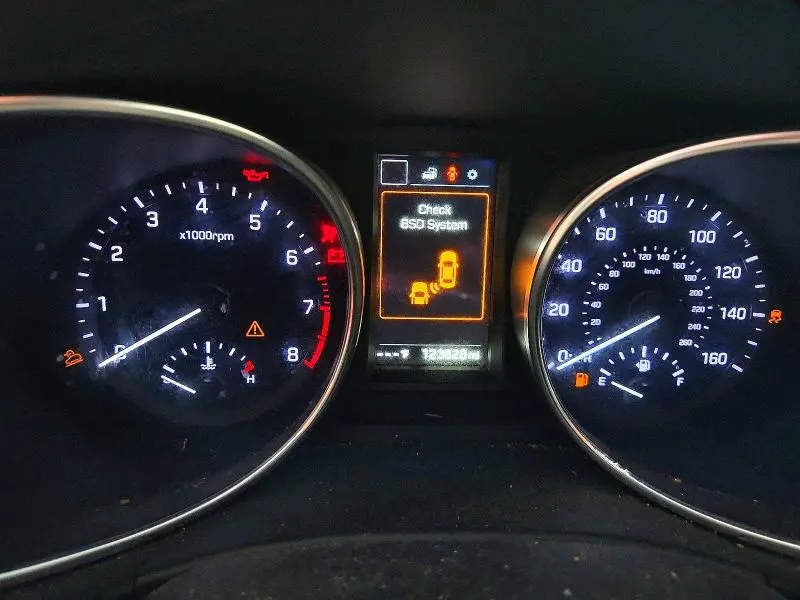2018 HYUNDAI SANTA FE SE  