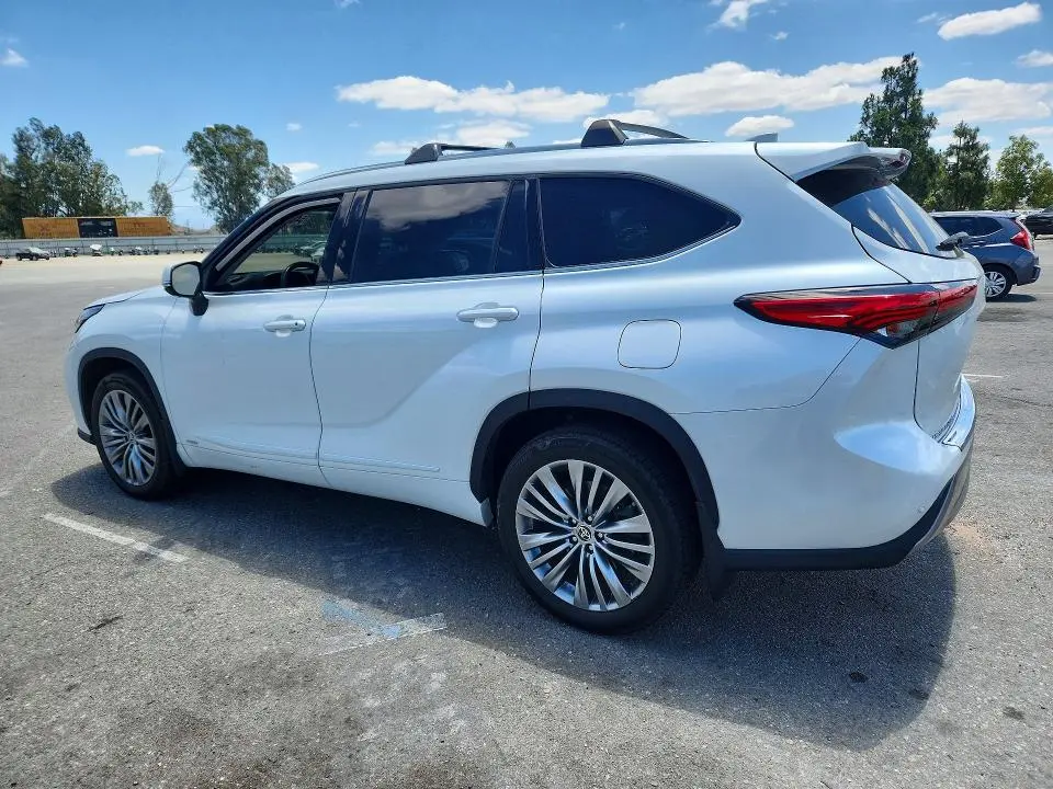 2022 TOYOTA HIGHLANDER HYBRID PLATINUM  