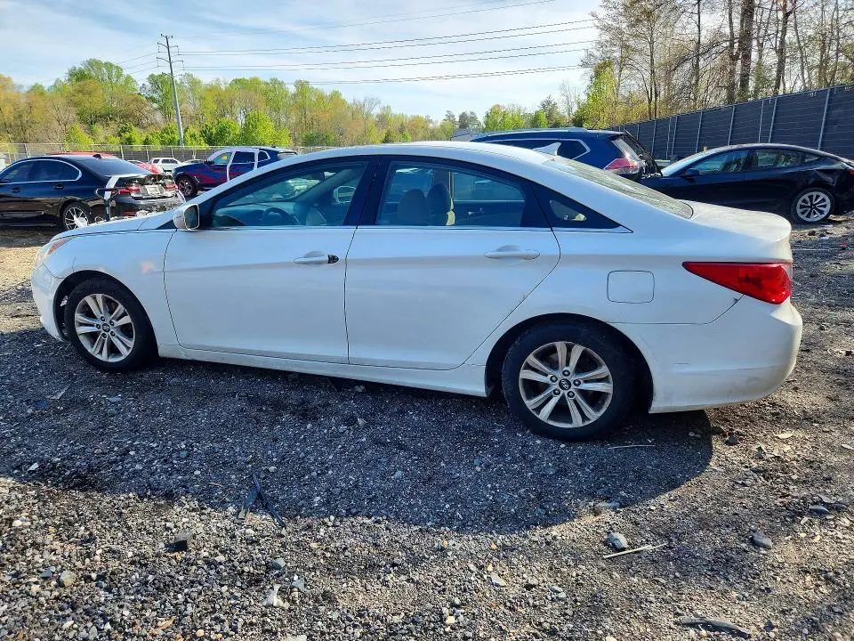2011 HYUNDAI SONATA GLS  