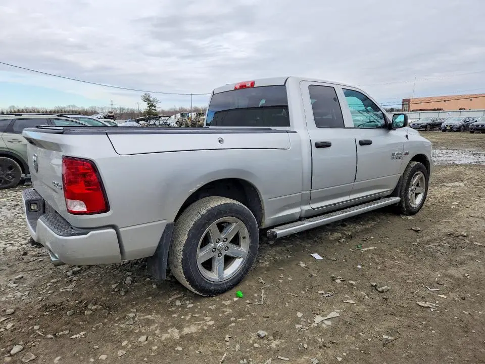 2015 RAM 1500 ST  