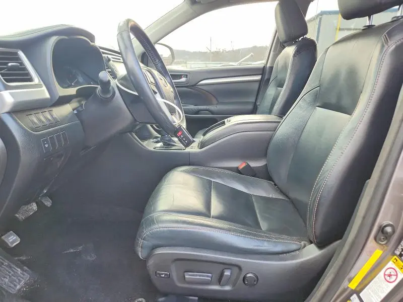 2015 TOYOTA HIGHLANDER XLE  