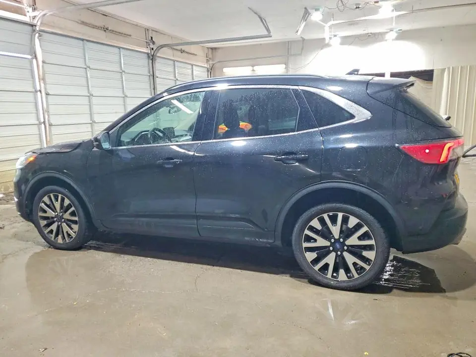 2020 FORD ESCAPE TITANIUM  