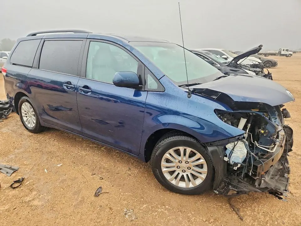 2011 TOYOTA SIENNA XLE 8-PASSENGER  