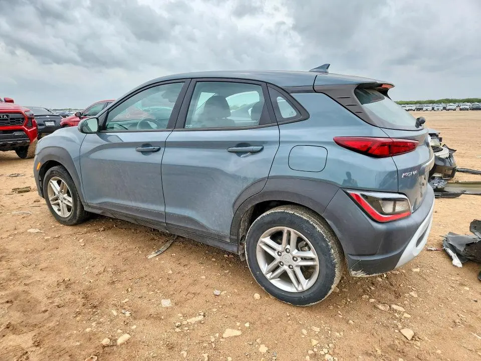 2022 HYUNDAI KONA SE  