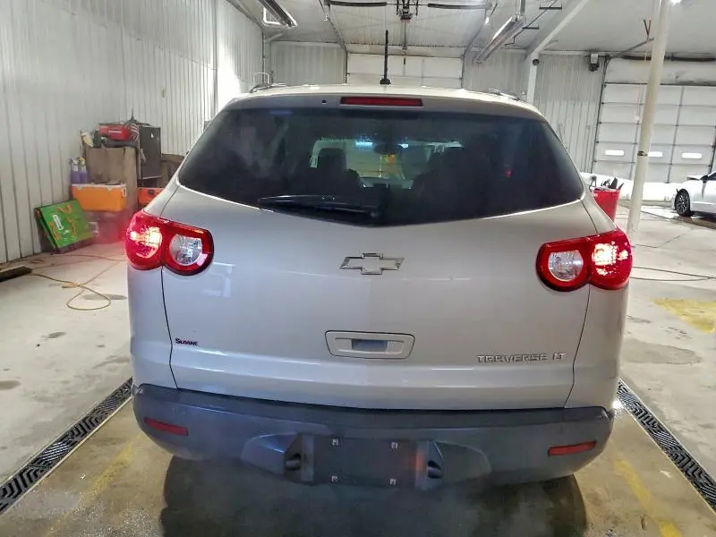 2011 CHEVROLET TRAVERSE LT  