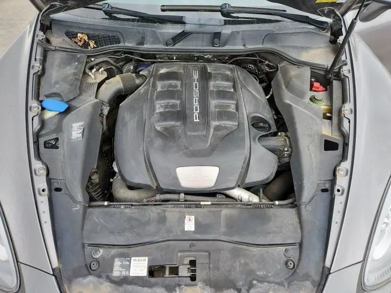 2013 PORSCHE CAYENNE   