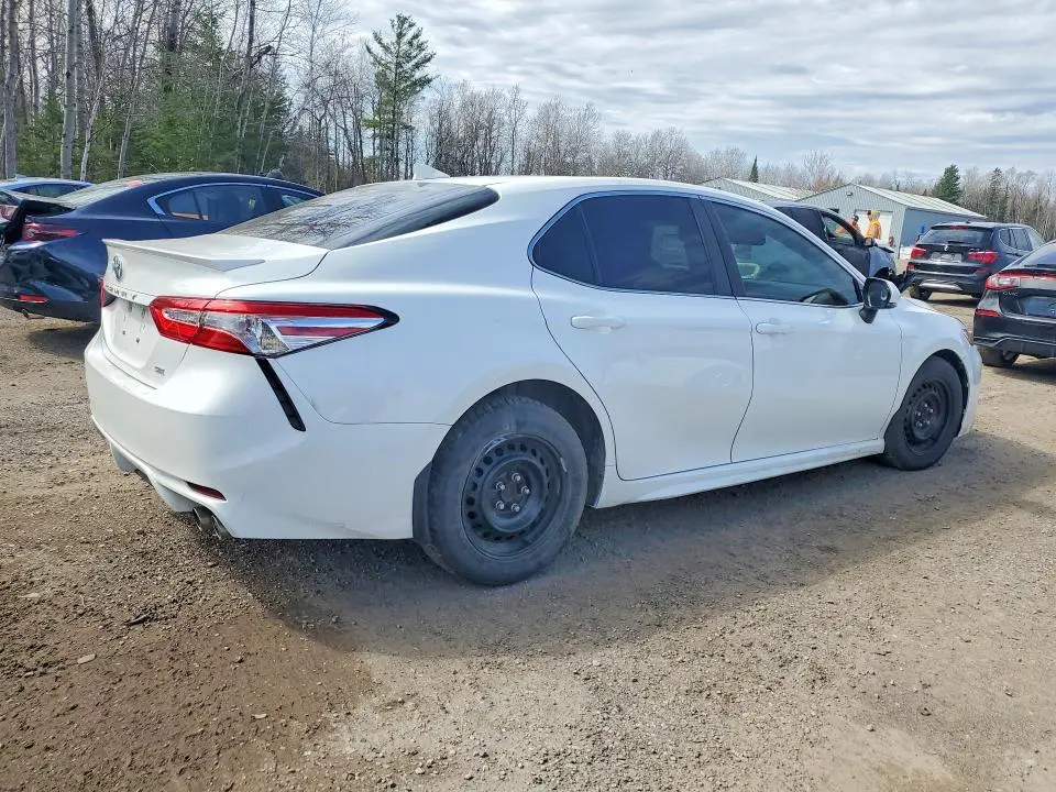 2020 TOYOTA CAMRY SE  