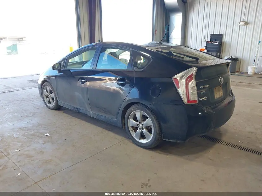 2013 TOYOTA PRIUS THREE SE