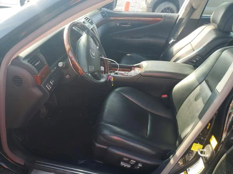 2011 LEXUS LS 460L  