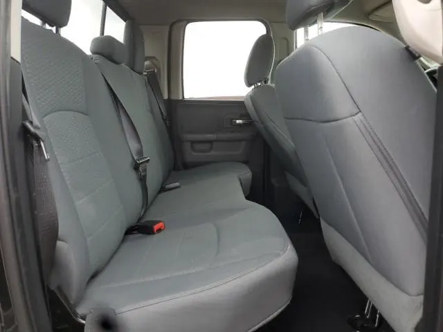 2016 RAM 1500 SLT  