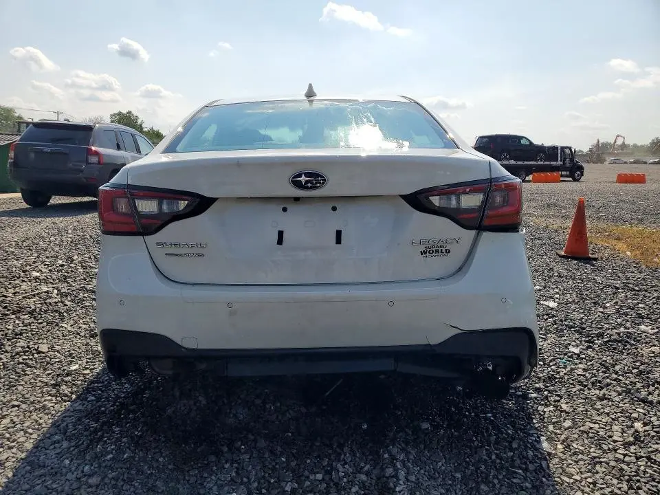 2022 SUBARU LEGACY LIMITED  