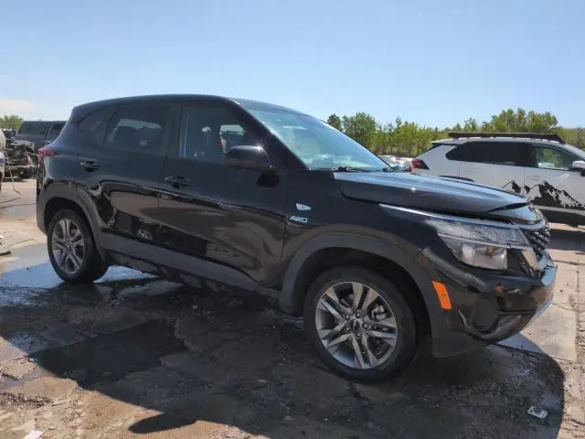 2022 KIA SELTOS LX  