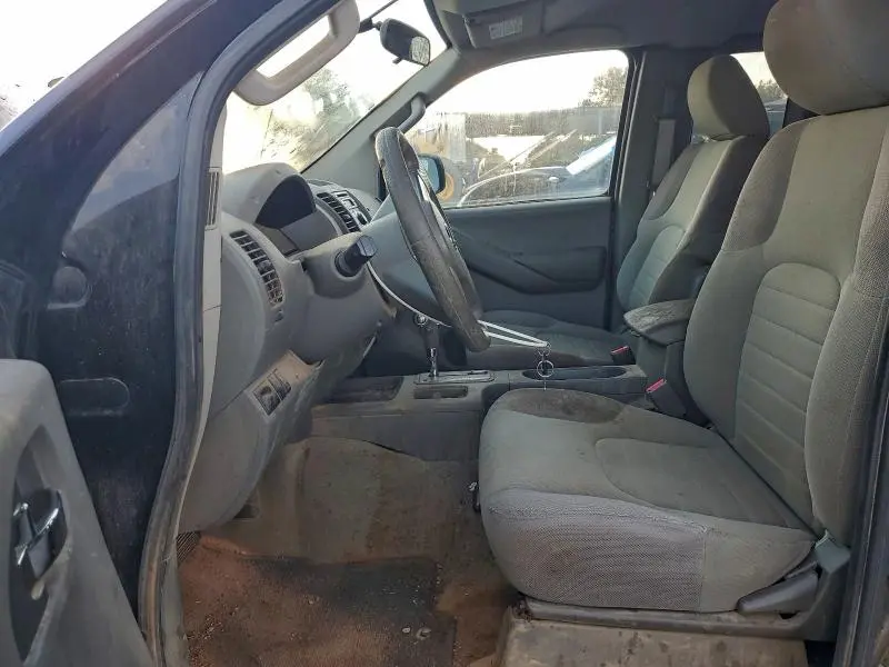 2013 NISSAN FRONTIER S  