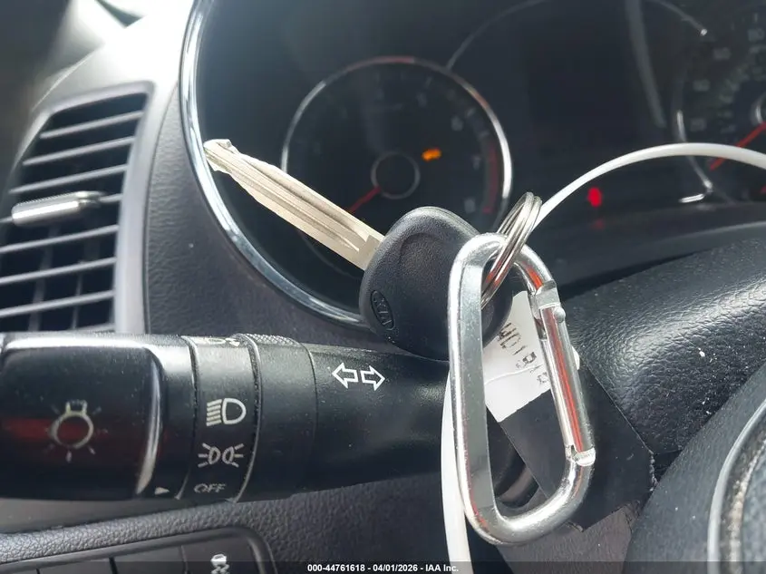 2015 KIA FORTE LX