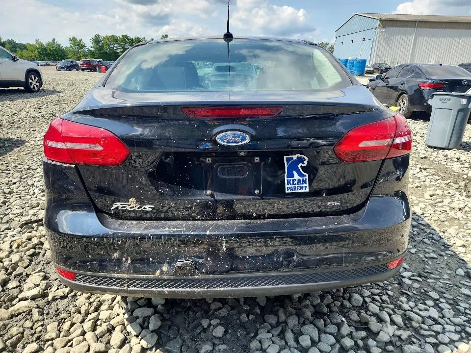 2017 FORD FOCUS SE  