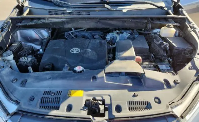 2018 TOYOTA HIGHLANDER SE  