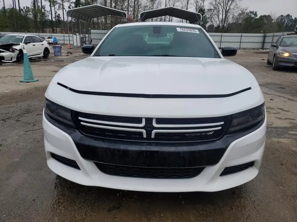 2017 DODGE CHARGER SE  