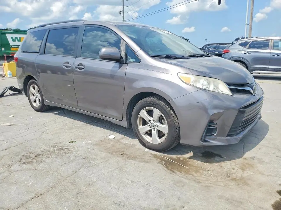 2020 TOYOTA SIENNA LE  