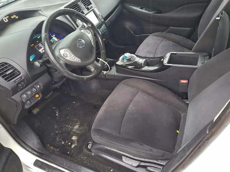 2016 NISSAN LEAF SV  