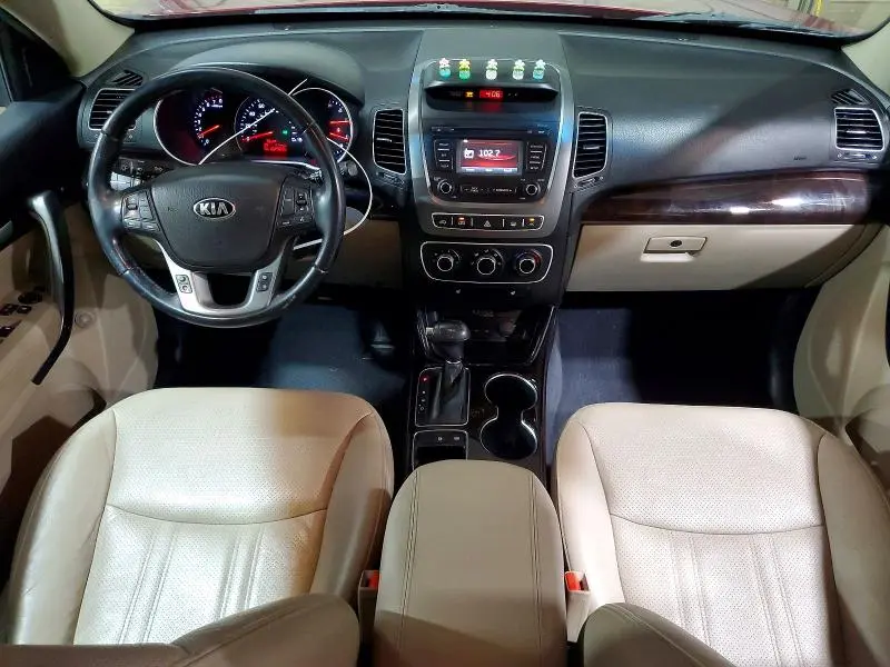 2015 KIA SORENTO LX  